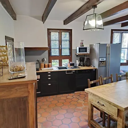 Maison De A La Campagne 度假居 *