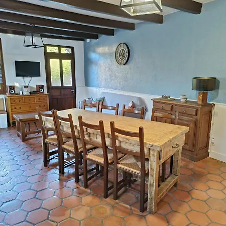 Maison De A La Campagne * Boisset (Cantal)