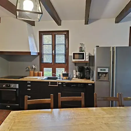 Maison De A La Campagne * Boisset (Cantal)