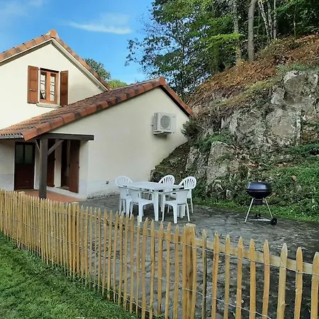Maison De A La Campagne * Boisset (Cantal)