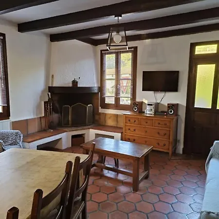 Maison De A La Campagne 度假居 *