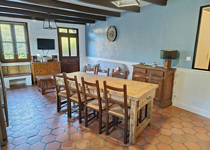 Maison De A La Campagne * Boisset (Cantal)